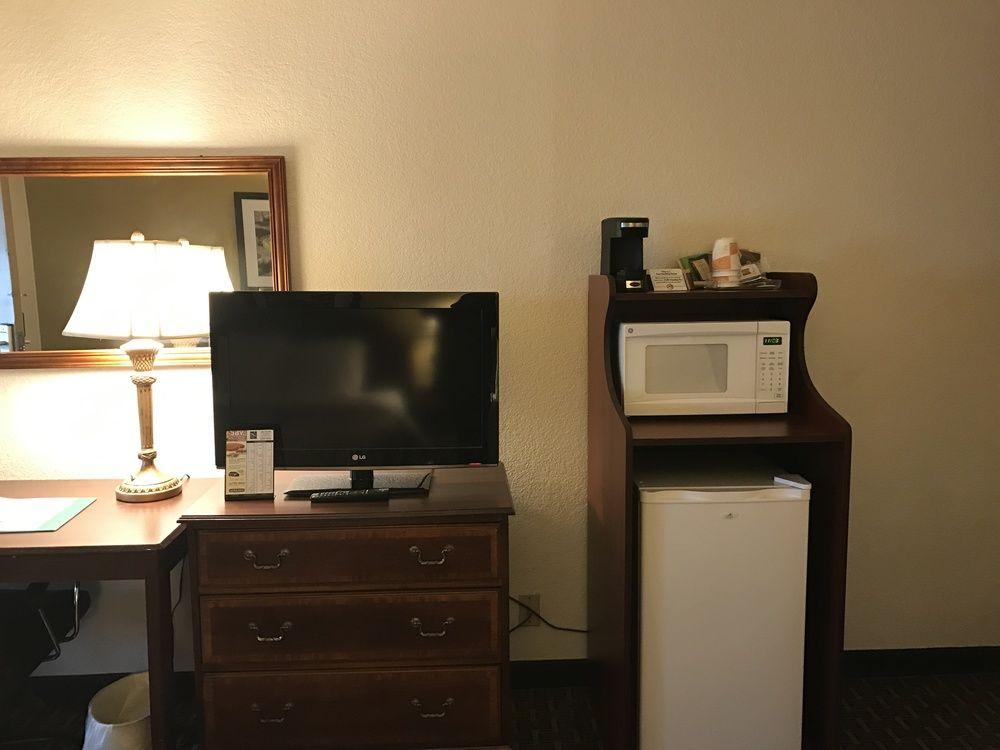 Quality Inn Milwaukee- 布鲁克菲尔德 外观 照片