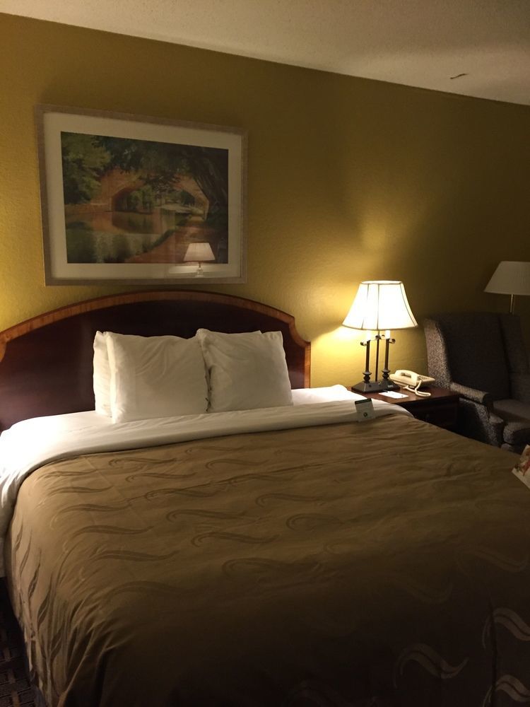 Quality Inn Milwaukee- 布鲁克菲尔德 外观 照片