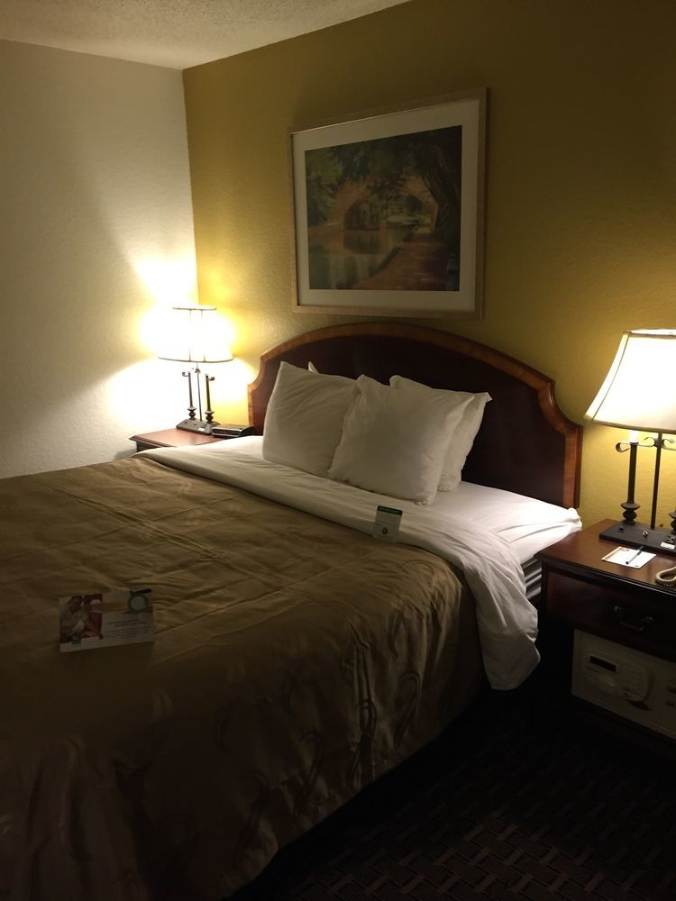 Quality Inn Milwaukee- 布鲁克菲尔德 外观 照片