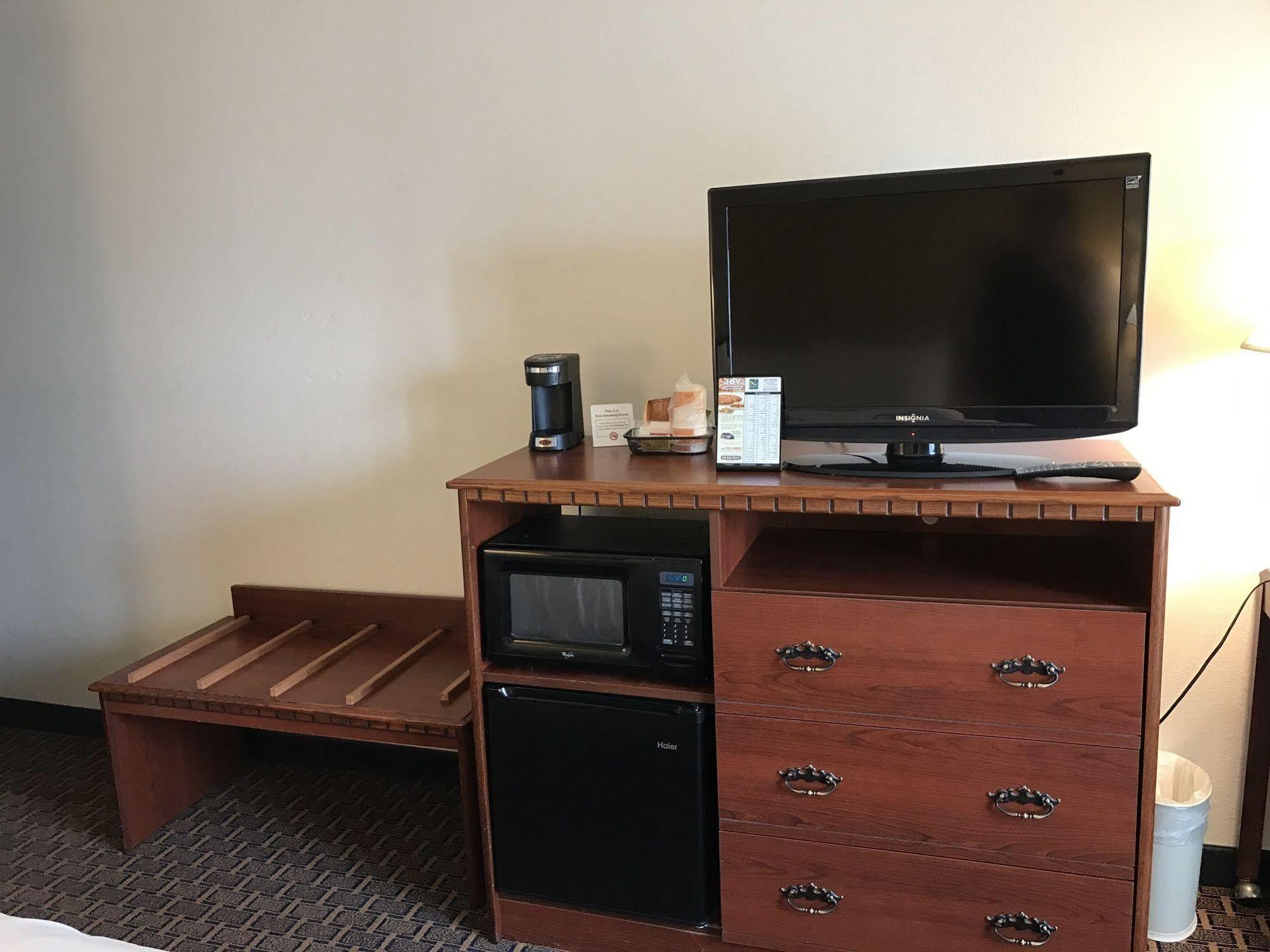Quality Inn Milwaukee- 布鲁克菲尔德 外观 照片