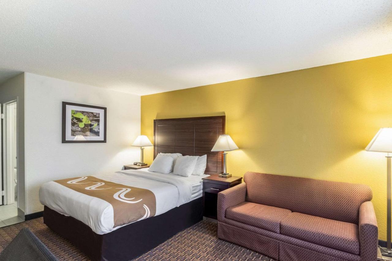 Quality Inn Milwaukee- 布鲁克菲尔德 外观 照片