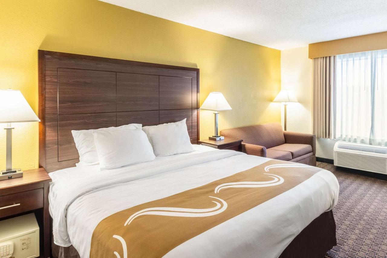 Quality Inn Milwaukee- 布鲁克菲尔德 外观 照片
