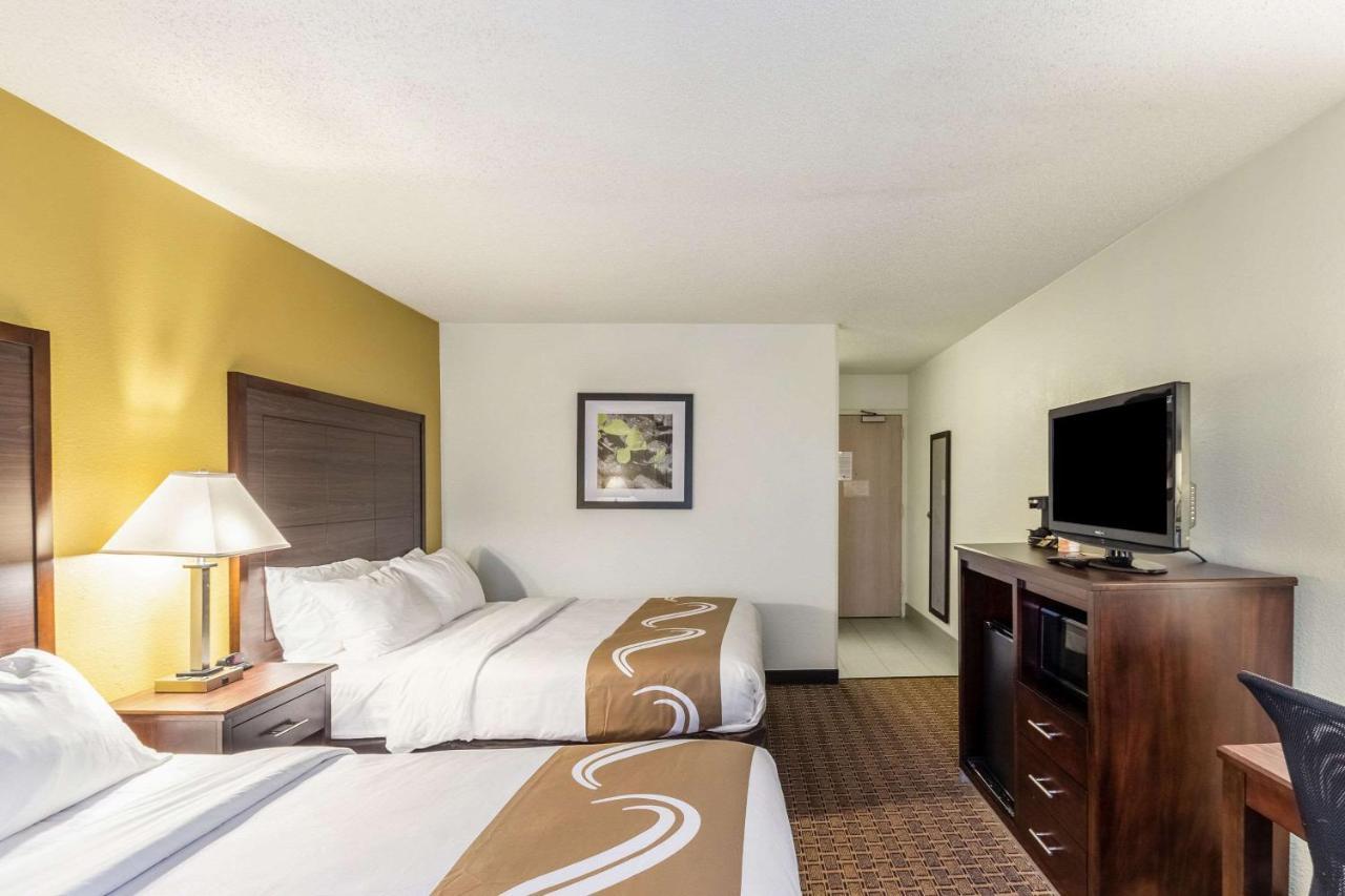 Quality Inn Milwaukee- 布鲁克菲尔德 外观 照片