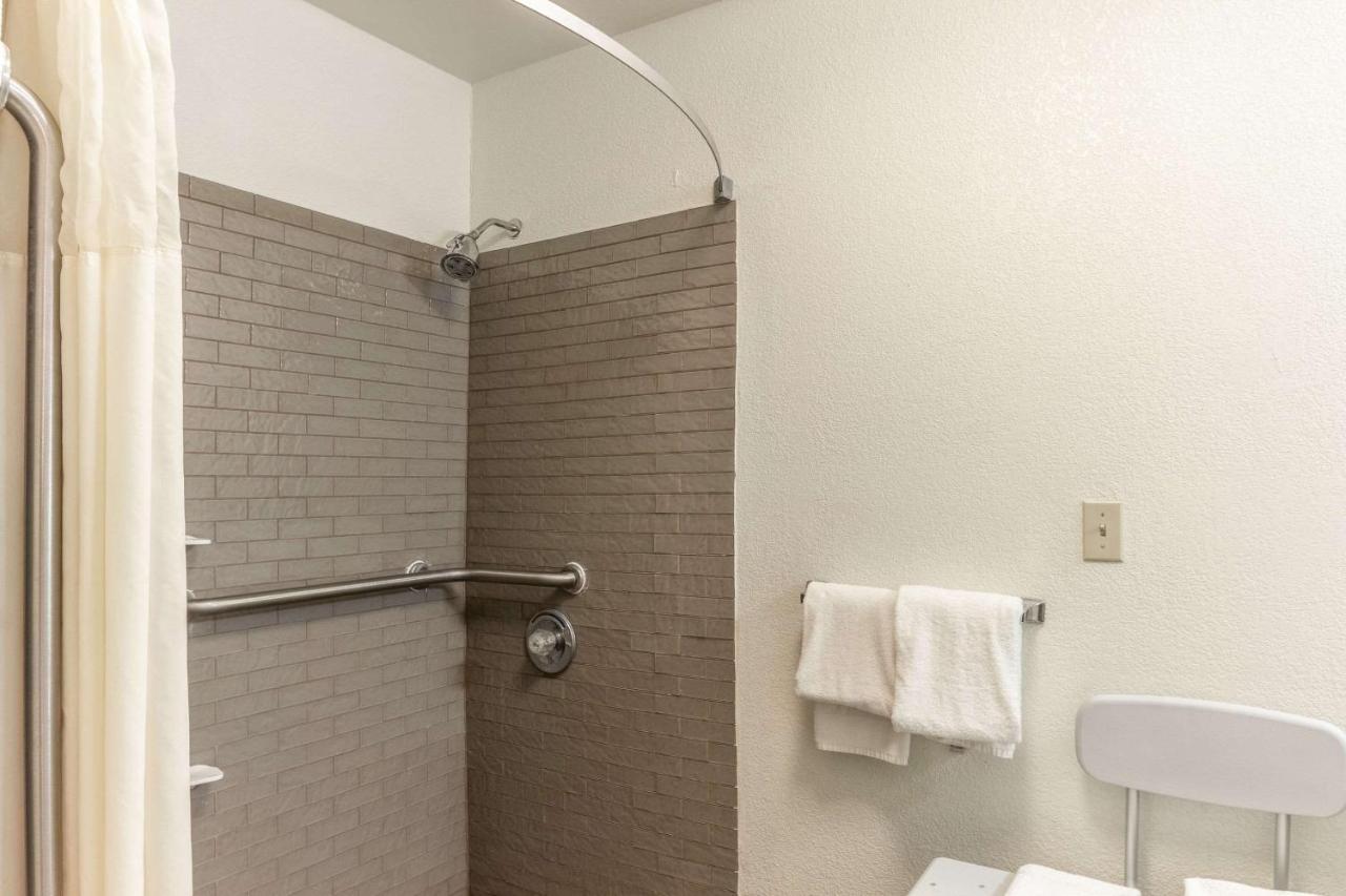 Quality Inn Milwaukee- 布鲁克菲尔德 外观 照片