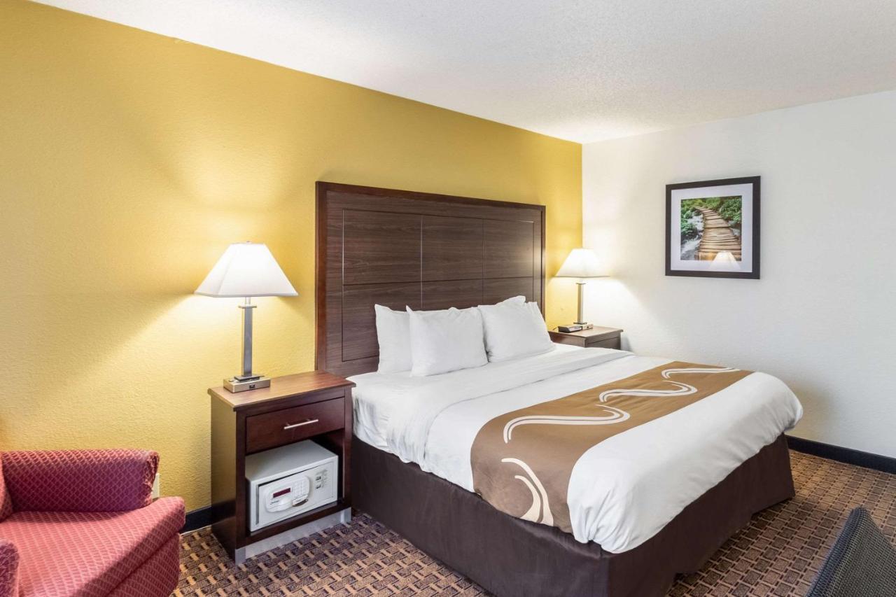 Quality Inn Milwaukee- 布鲁克菲尔德 外观 照片